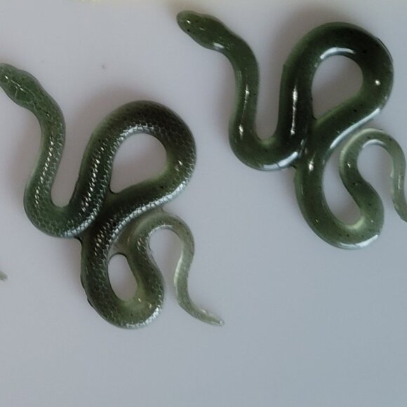 SNAKE BABIES Baby 6pc Mixed Blue Brown Red Purple Resin Figurine NEW collectible - Picture 4 of 4